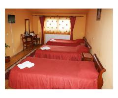 Închiriez loc în casa60 lire saptamanal