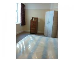 Camera dubla in Gants Hill £500+bills